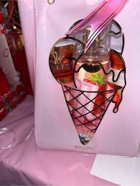 V.V. Love Pink Ice Cream Perfume Gift Set